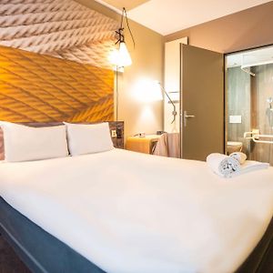 Chambre Lit King-Size avec Accès aux Personnes Handicapées